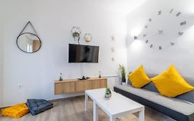 Elegant Apartment For Friends & Couples